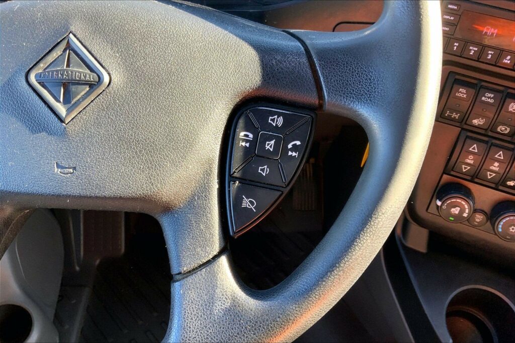 2022 INT LT625 6×4 Sleeper