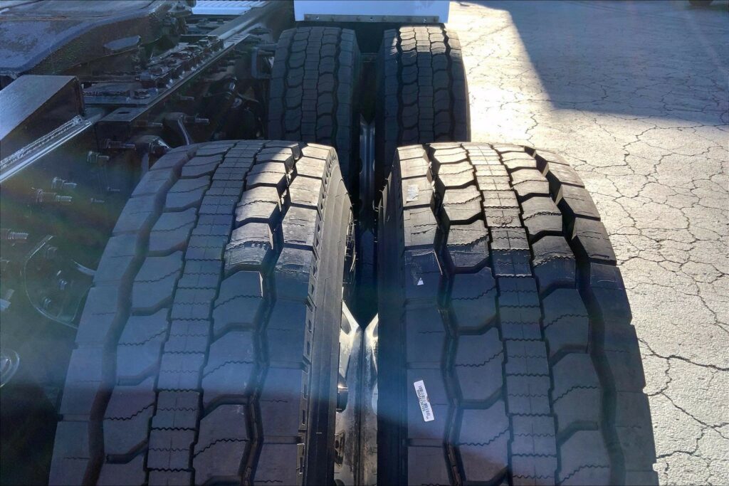 2022 INT LT625 6×4 Sleeper