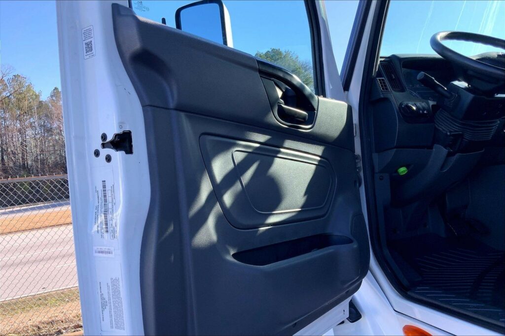 2022 INT LT625 6×4 Sleeper