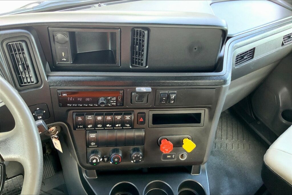 2019 INT LT625 6×4 Day Cab