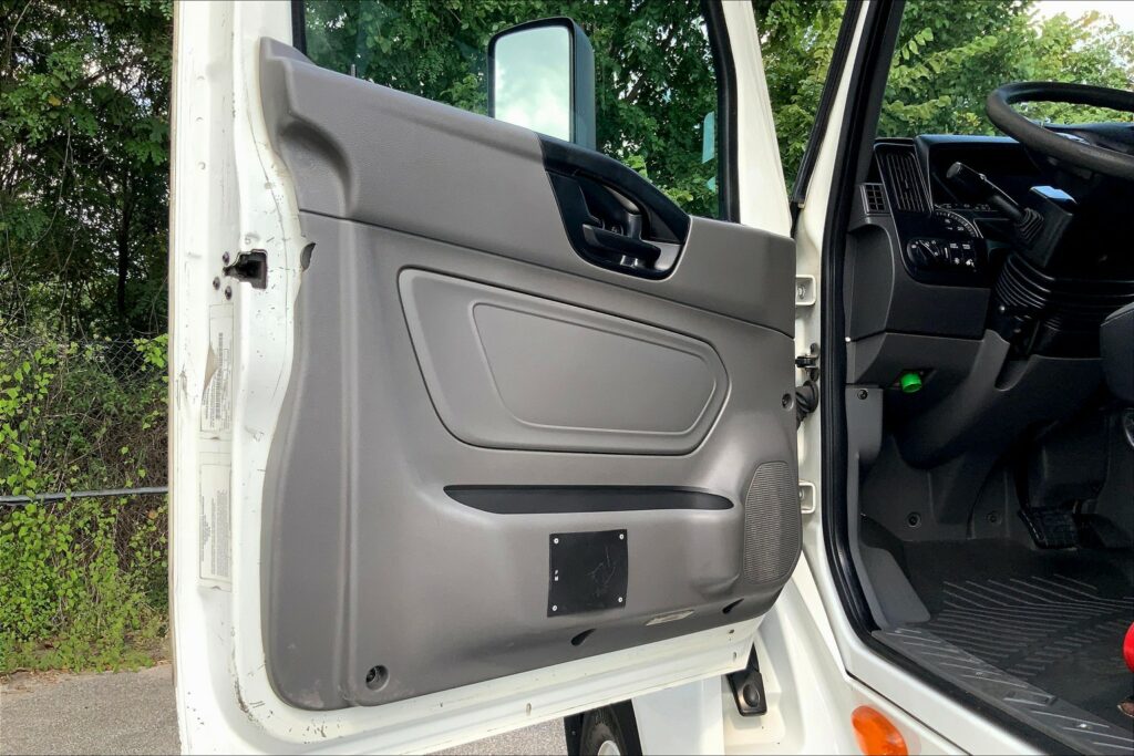 2019 INT LT625 6×4 Day Cab