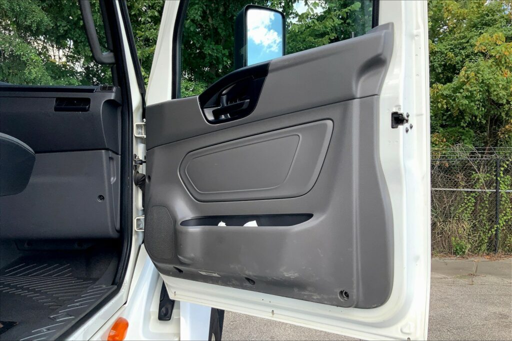 2019 INT LT625 6×4 Day Cab