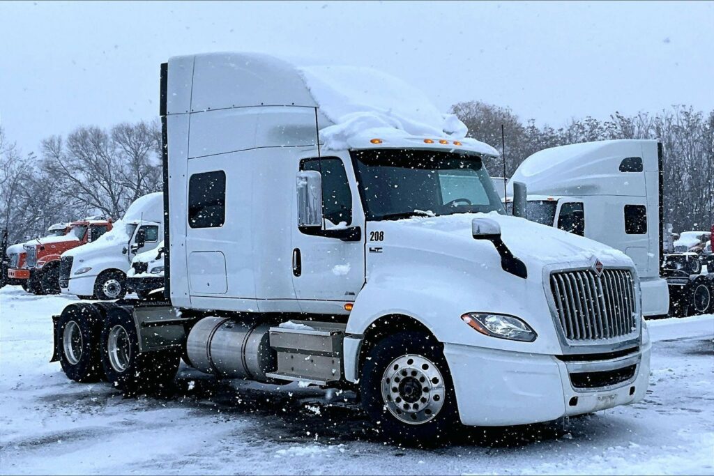 2022 INT LT625 6×4 Sleeper