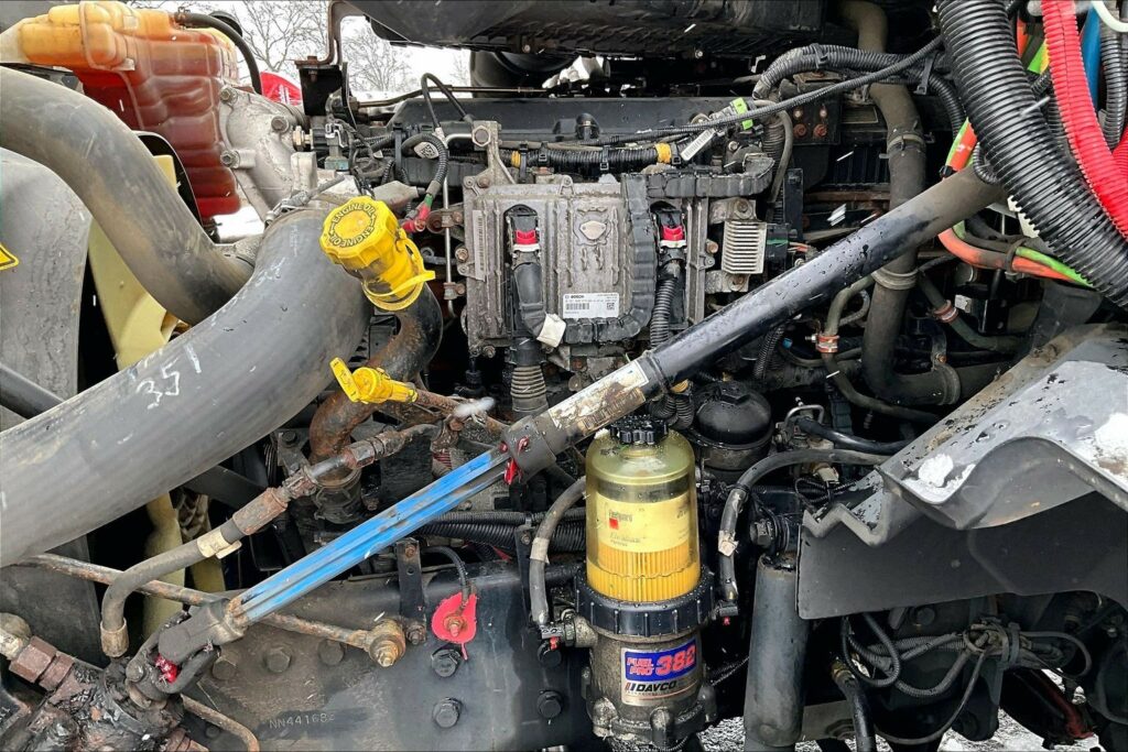 2022 INT LT625 6×4 Sleeper