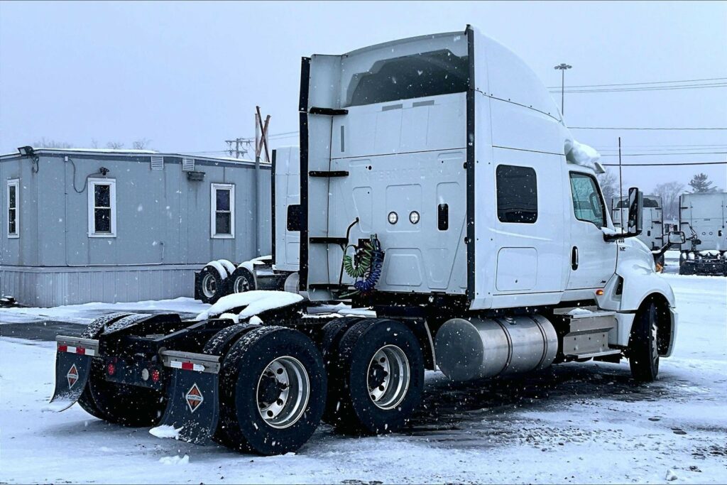 2022 INT LT625 6×4 Sleeper