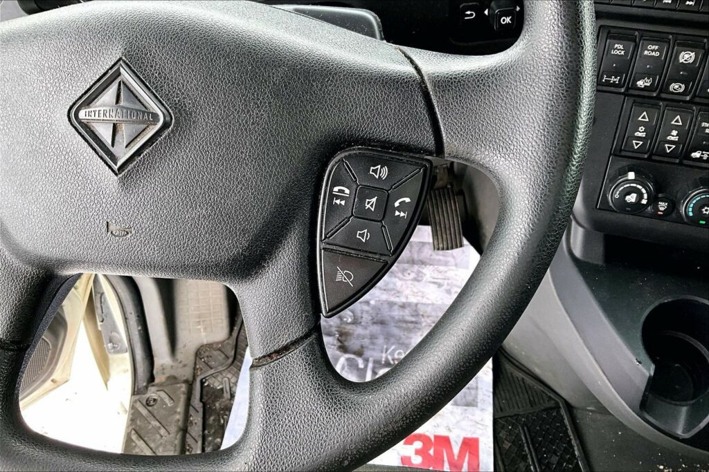 2022 INT LT625 6×4 Sleeper