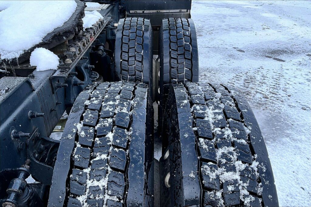 2022 INT LT625 6×4 Sleeper