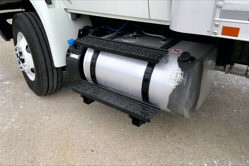 2021 CUM MV607 Medium Conventional