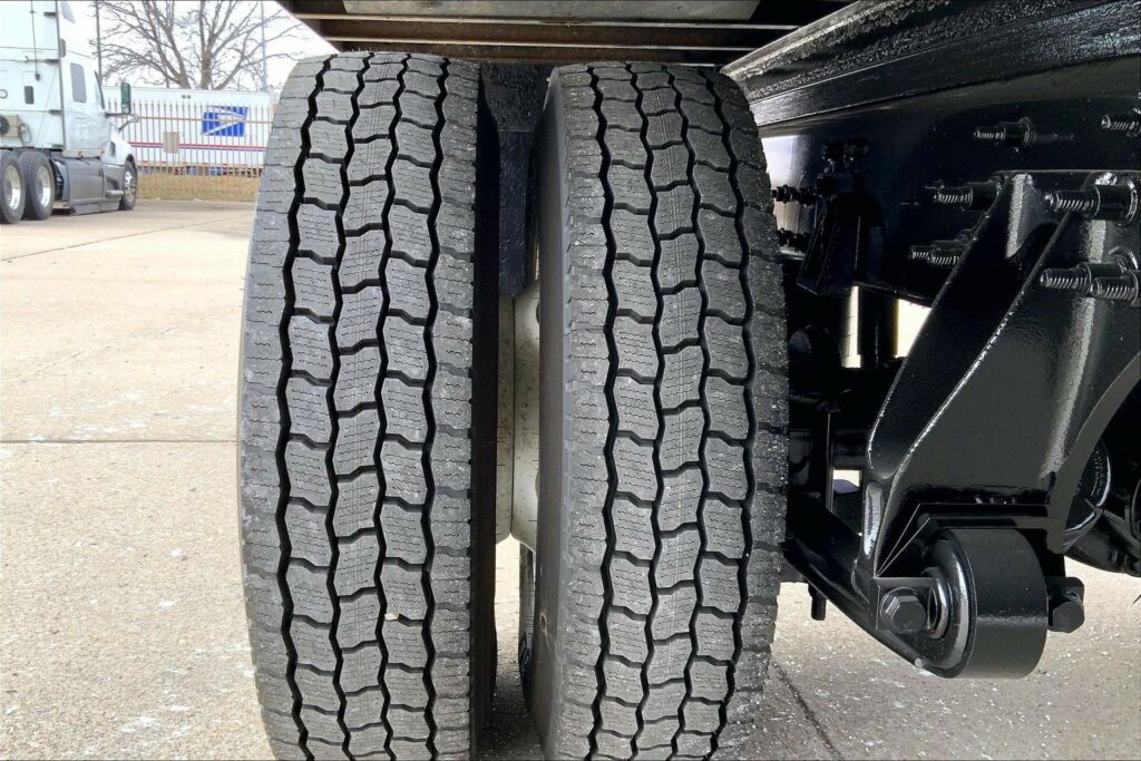 2021 CUM MV607 Medium Conventional