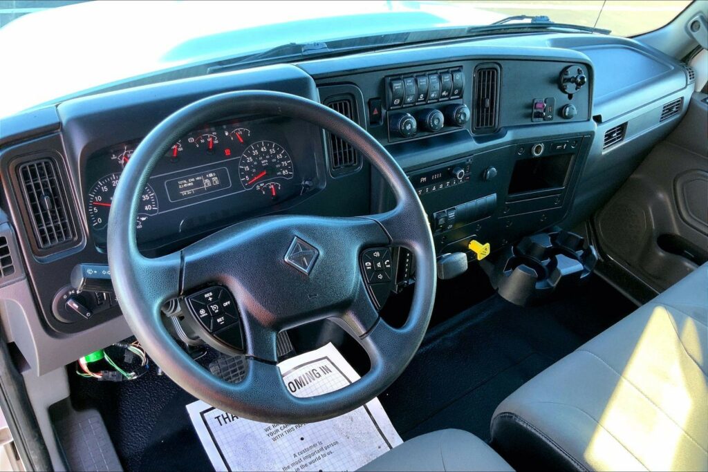 2022 CUM MV607 Medium Conventional