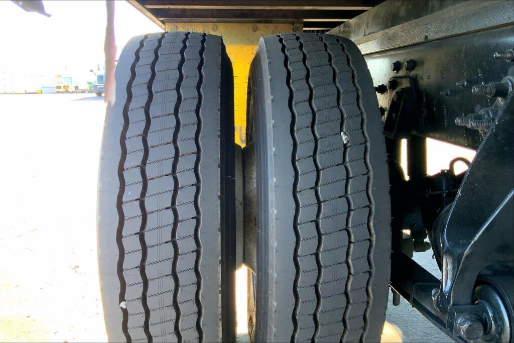 2022 CUM MV607 Medium Conventional