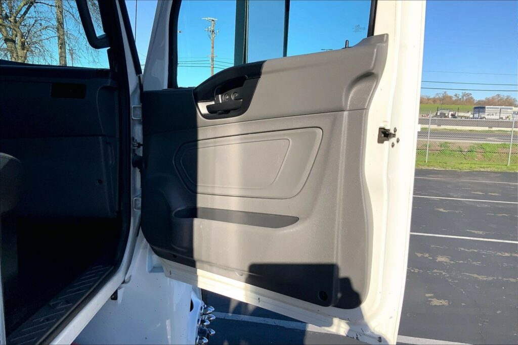 2022 CUM MV607 Medium Conventional