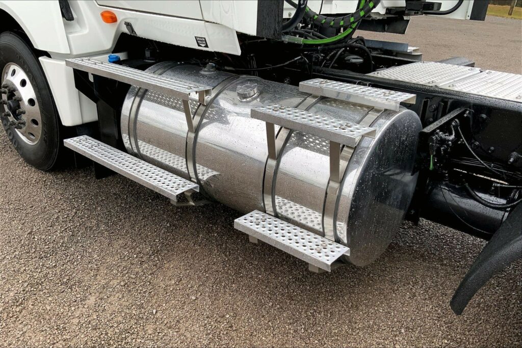 2020 CUM LT625 6×4 Day Cab