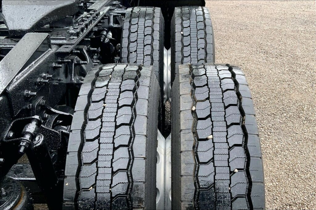 2020 CUM LT625 6×4 Day Cab