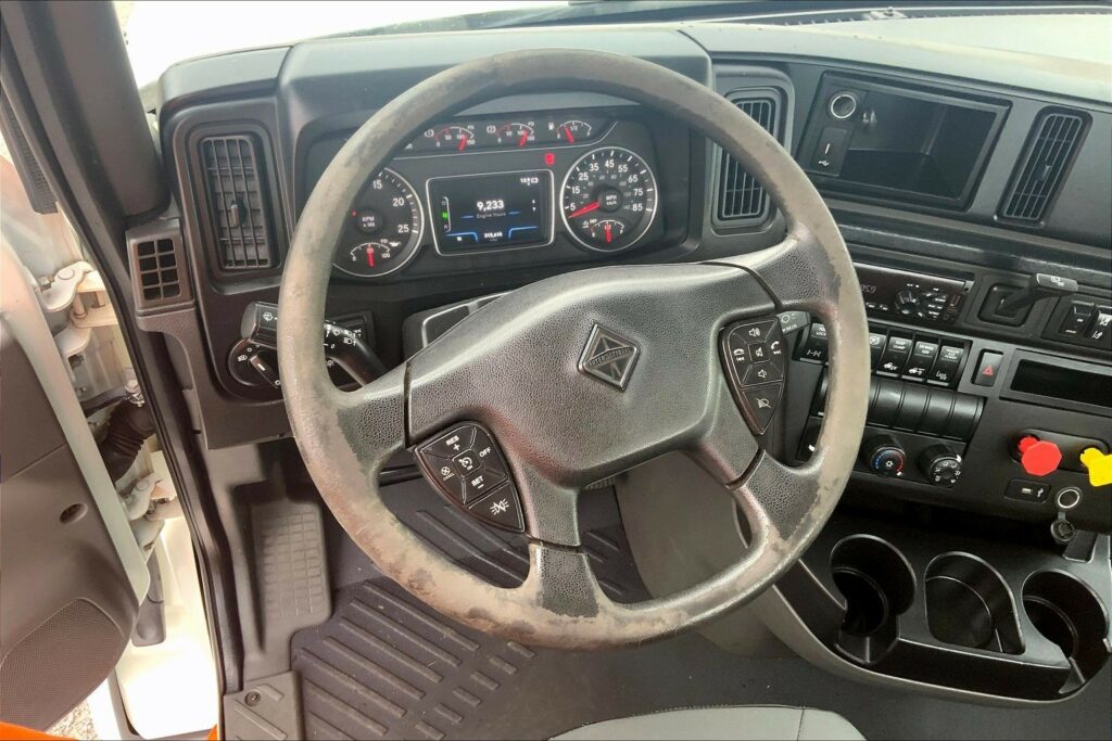 2019 INT LT625 6×4 Day Cab