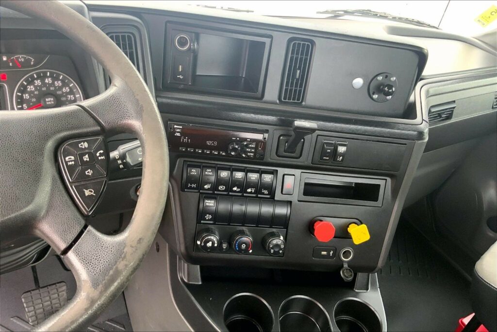 2019 INT LT625 6×4 Day Cab