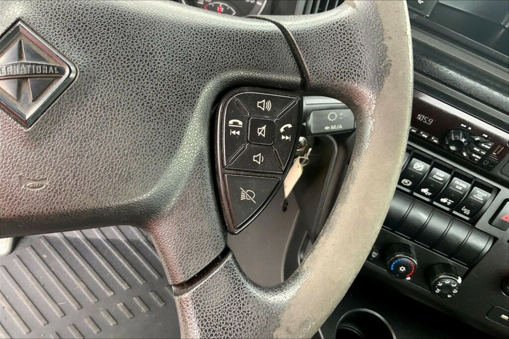 2019 INT LT625 6×4 Day Cab