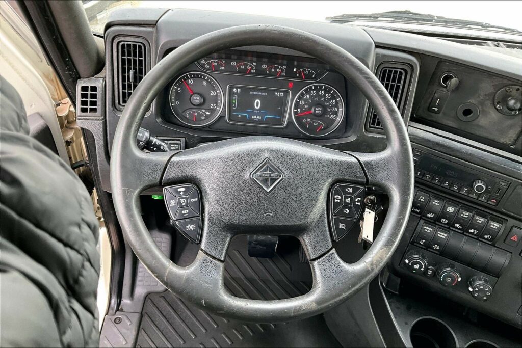 2021 CUM LT625 6×4 Day Cab