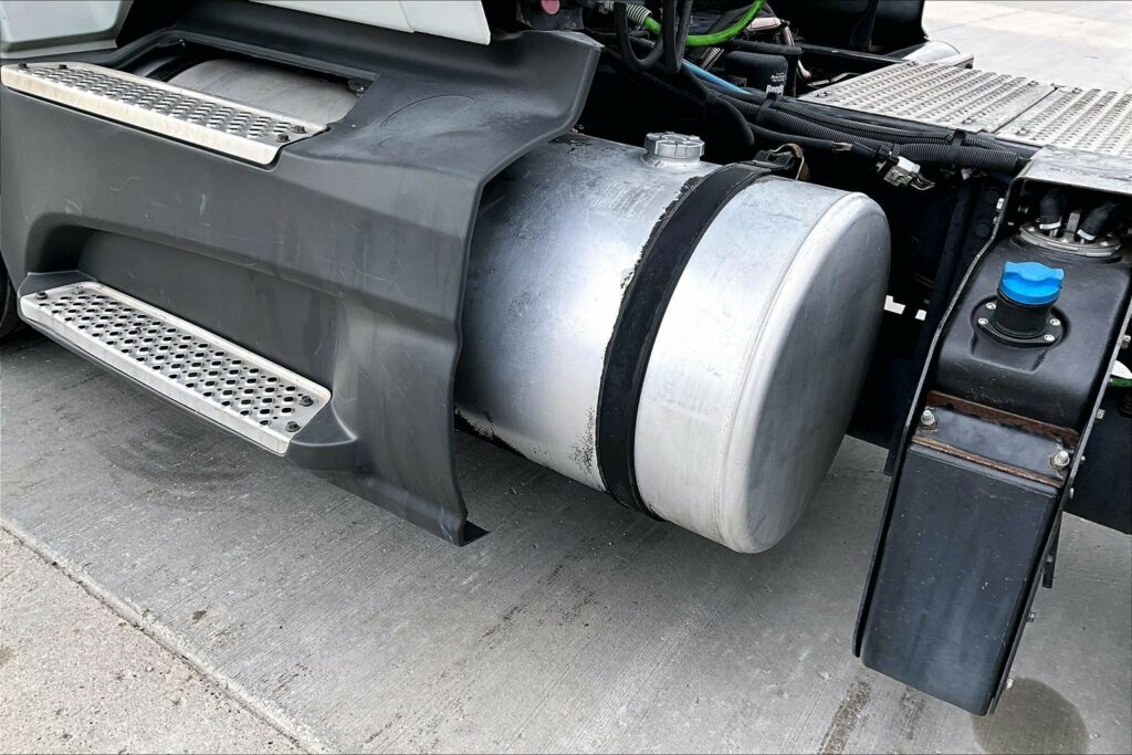 2021 CUM LT625 6×4 Day Cab