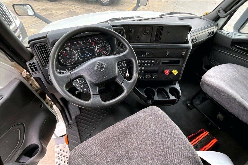 2021 CUM LT625 6×4 Day Cab