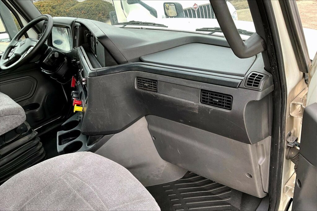 2021 CUM LT625 6×4 Day Cab