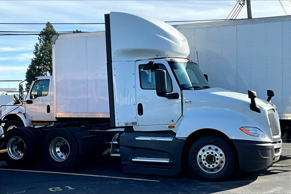 2021 CUM LT625 6×4 Day Cab