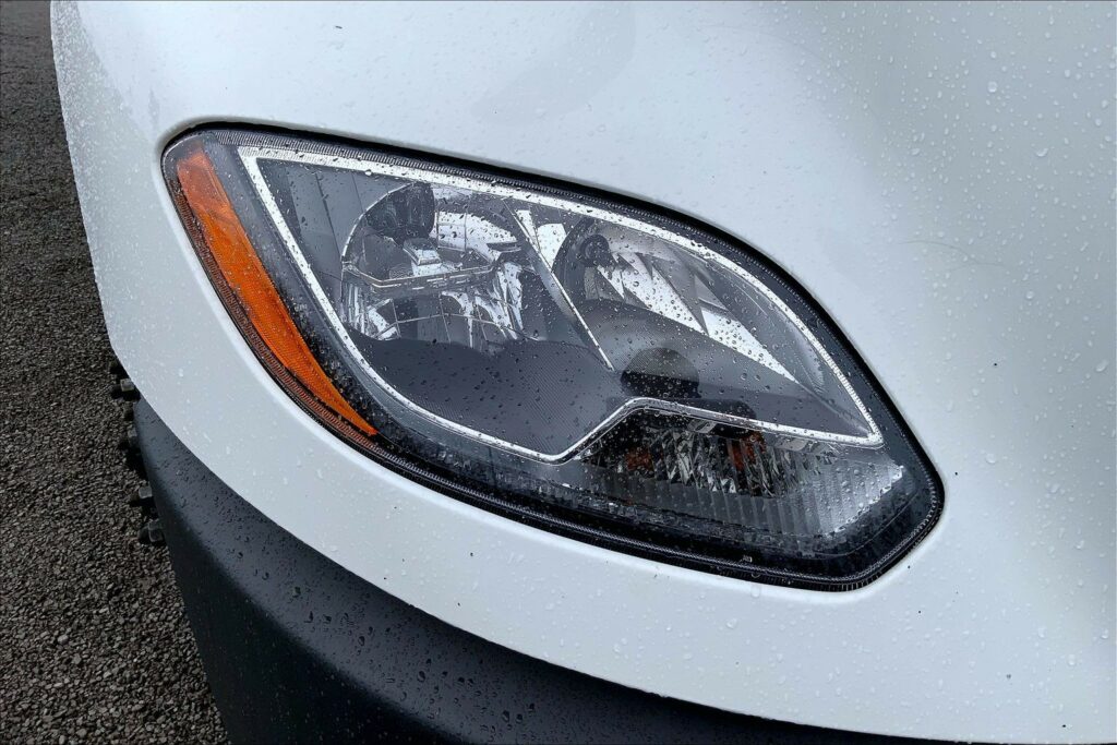 2022 CUM LT625 6×4 Sleeper