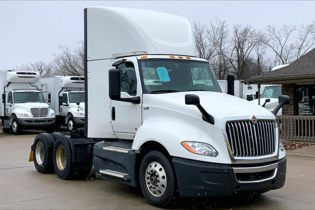 2022 CUM LT625 6×4 Day Cab