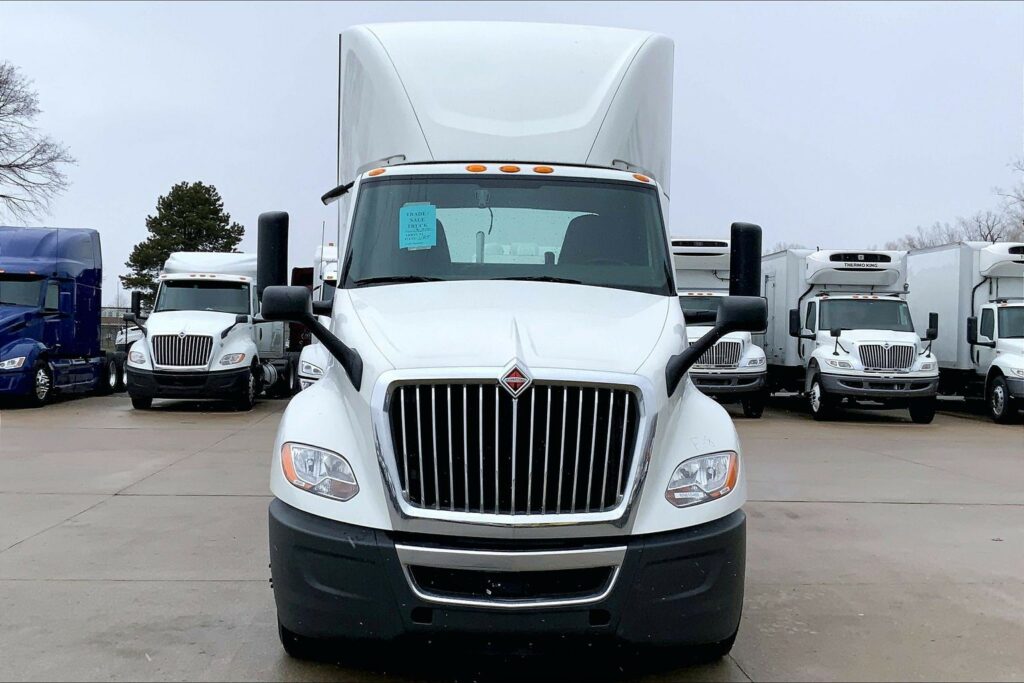 2022 CUM LT625 6×4 Day Cab