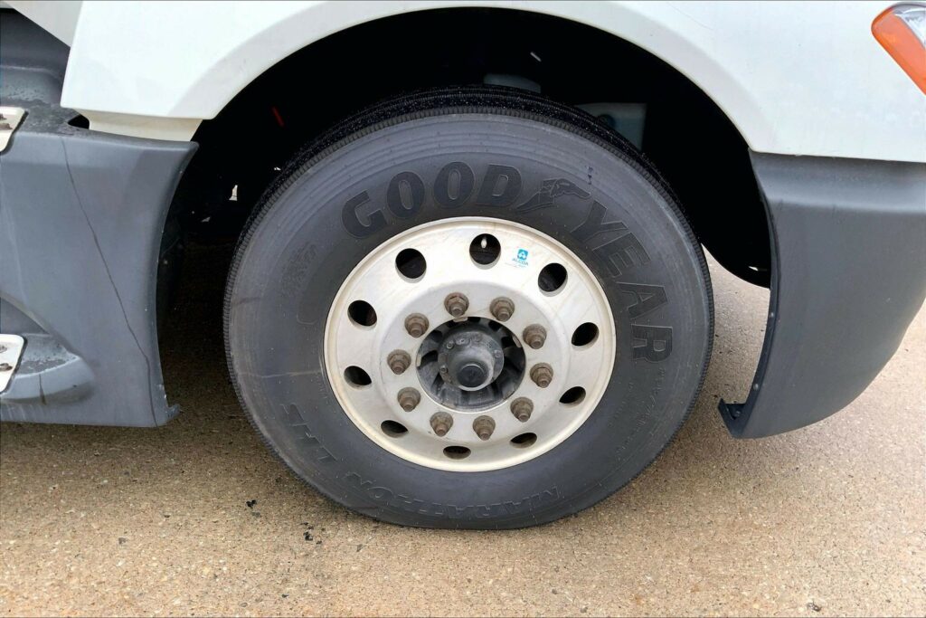 2022 CUM LT625 6×4 Day Cab