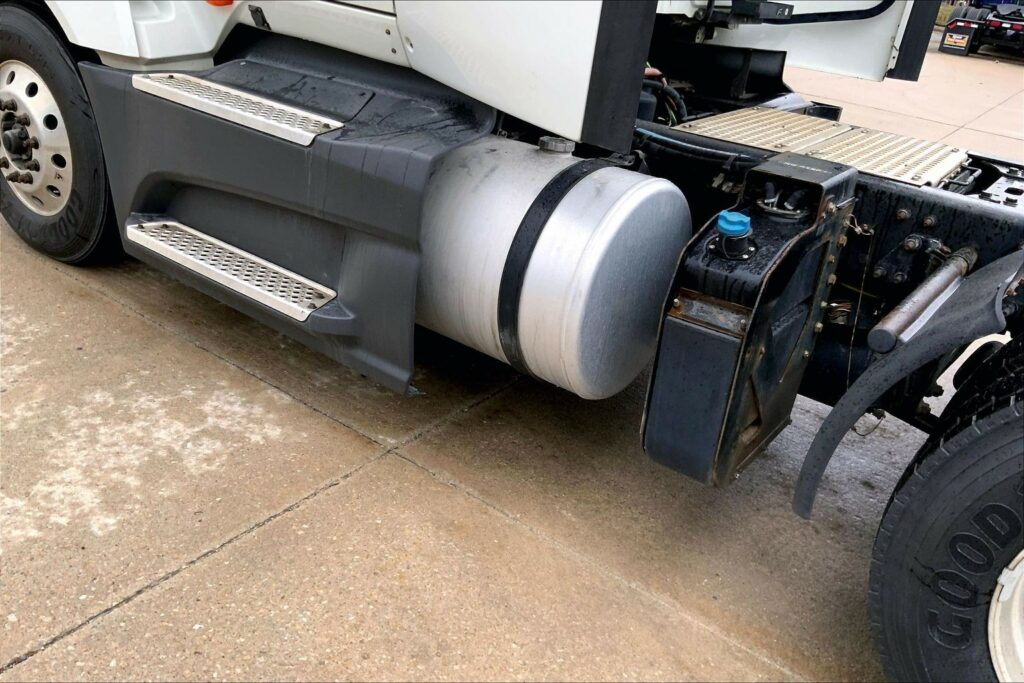 2022 CUM LT625 6×4 Day Cab