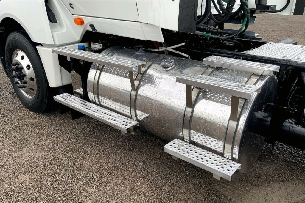 2020 CUM LT625 6×4 Day Cab