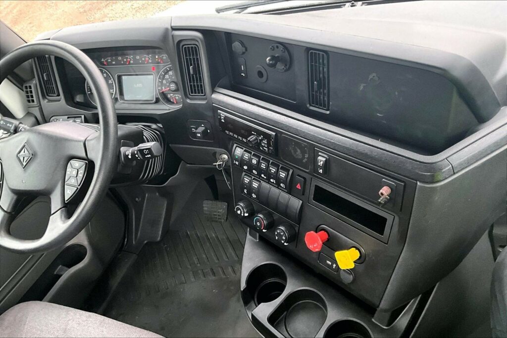 2021 CUM LT625 6×4 Day Cab