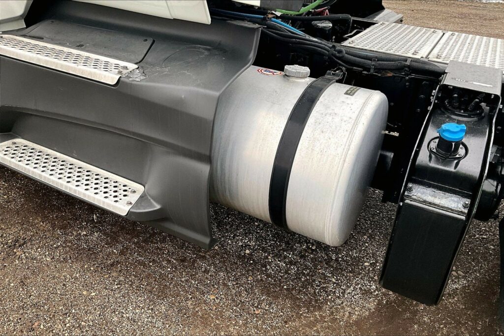 2021 CUM LT625 6×4 Day Cab