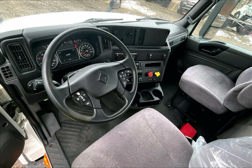 2021 CUM LT625 6×4 Day Cab