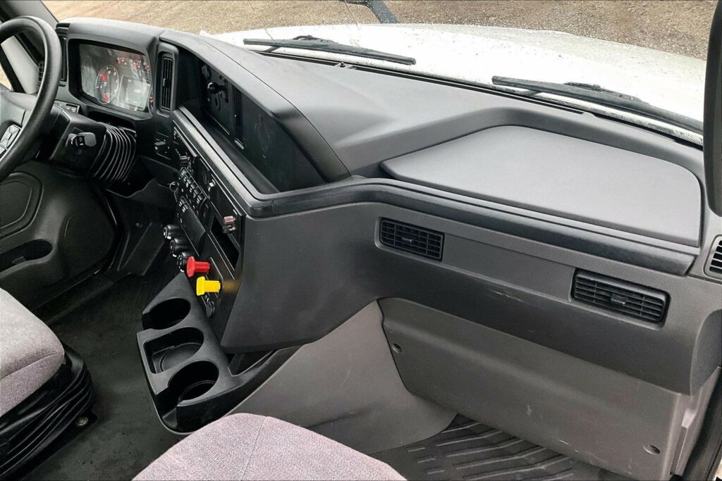 2021 CUM LT625 6×4 Day Cab