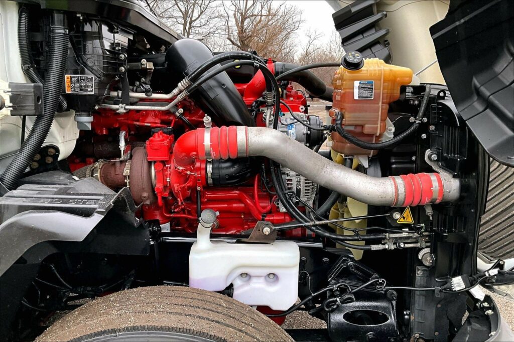 2021 CUM LT625 6×4 Day Cab