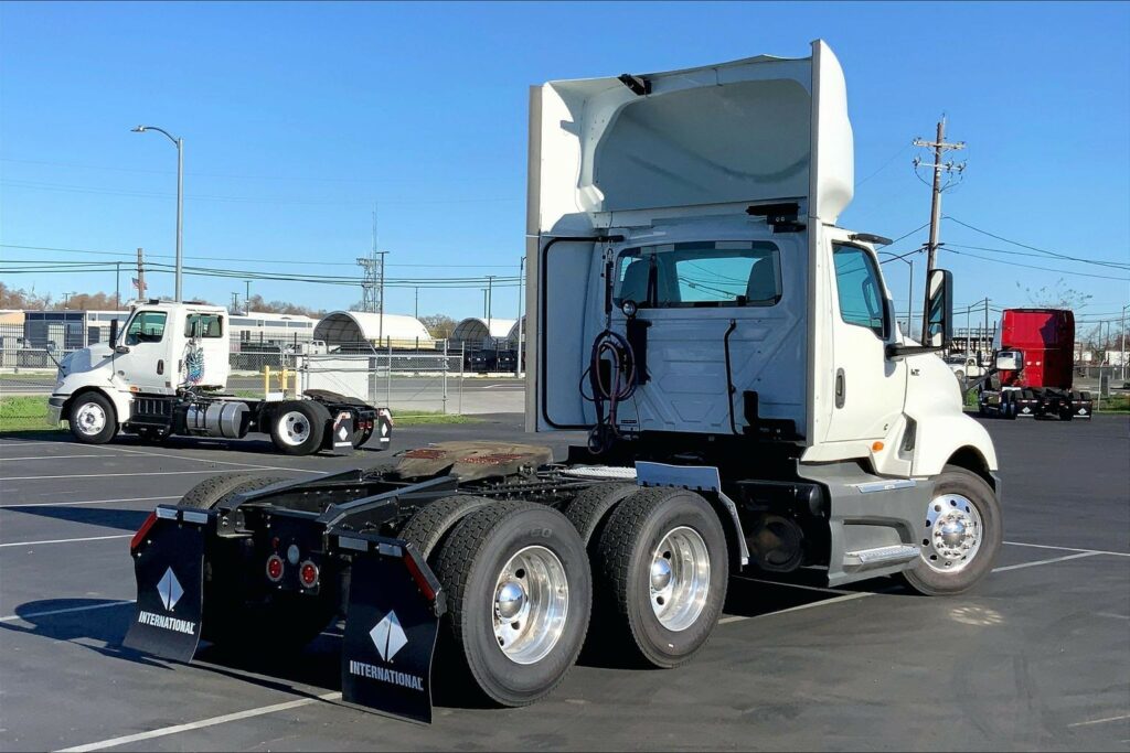 2020 CUM LT625 6×4 Day Cab