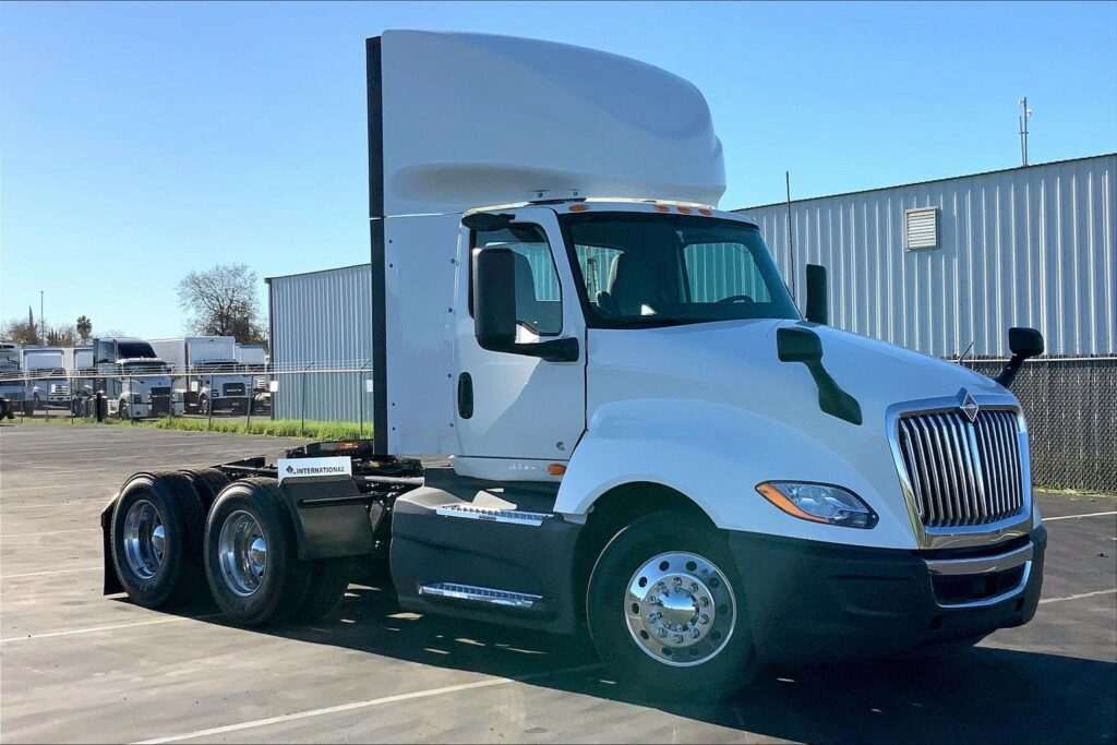 2021 CUM LT625 6×4 Day Cab