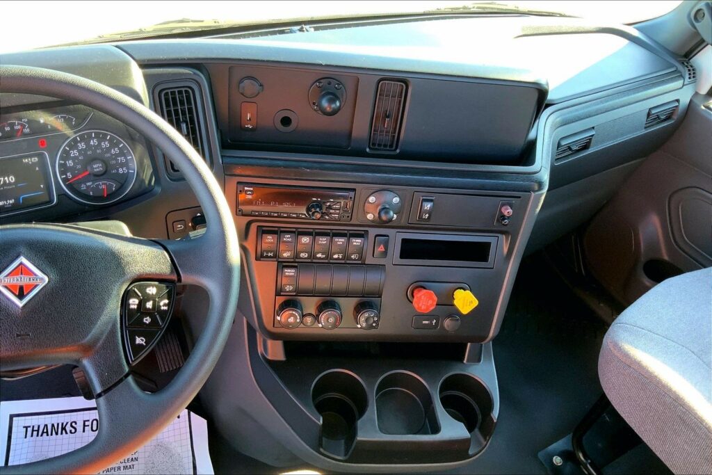 2021 CUM LT625 6×4 Day Cab