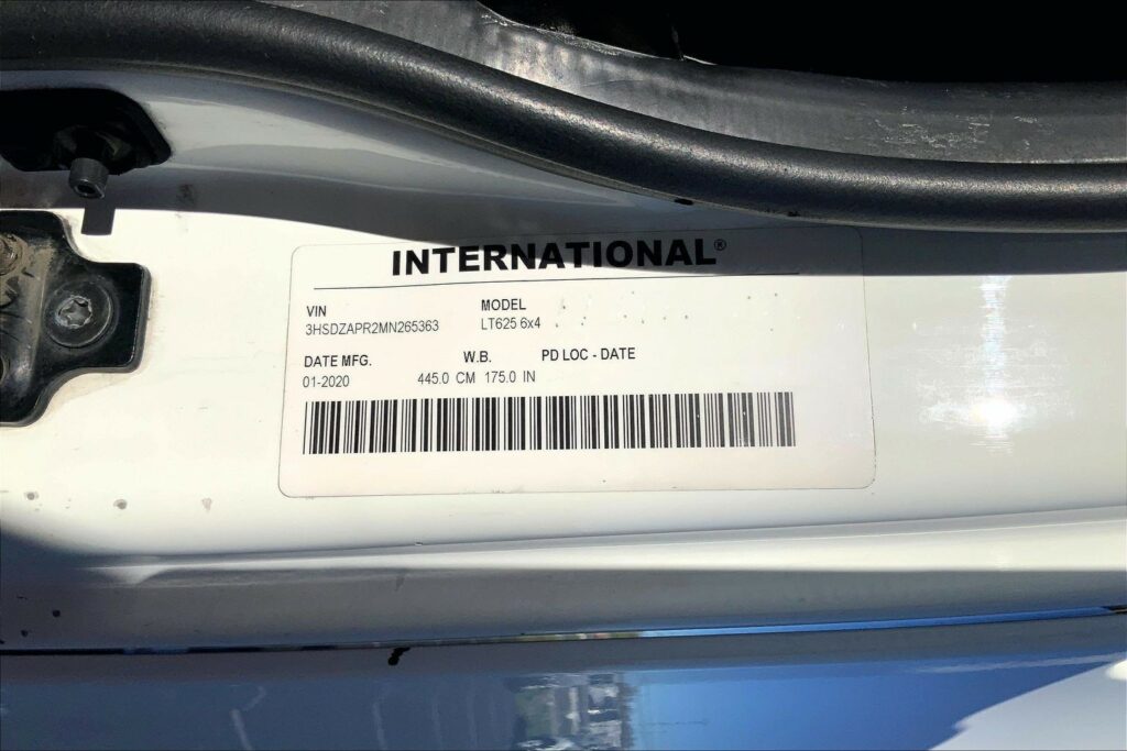 2021 CUM LT625 6×4 Day Cab