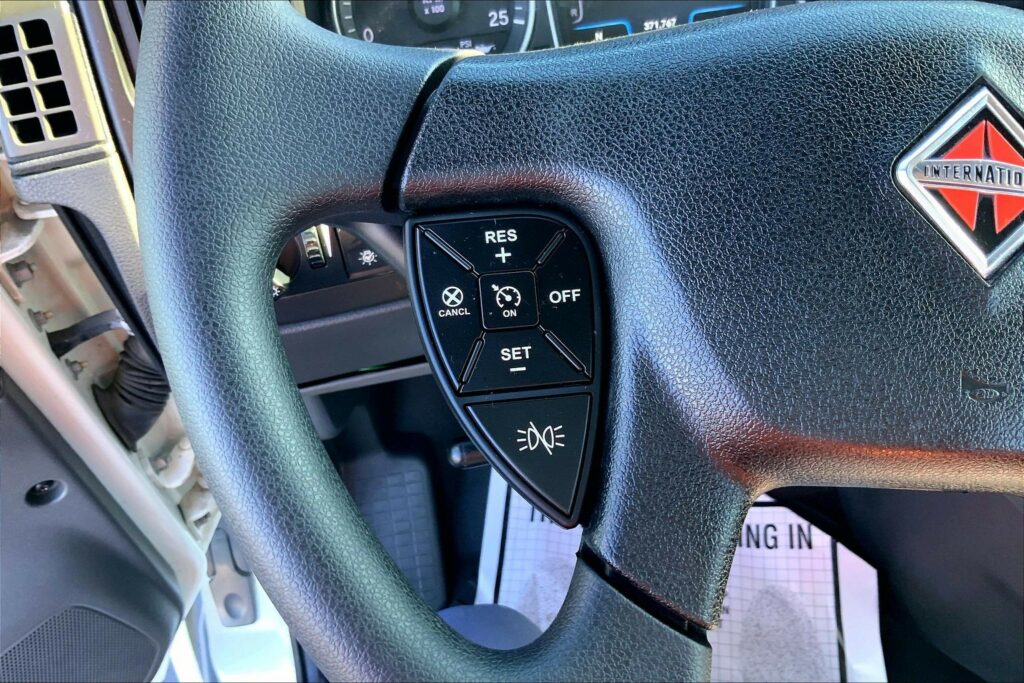 2021 CUM LT625 6×4 Day Cab