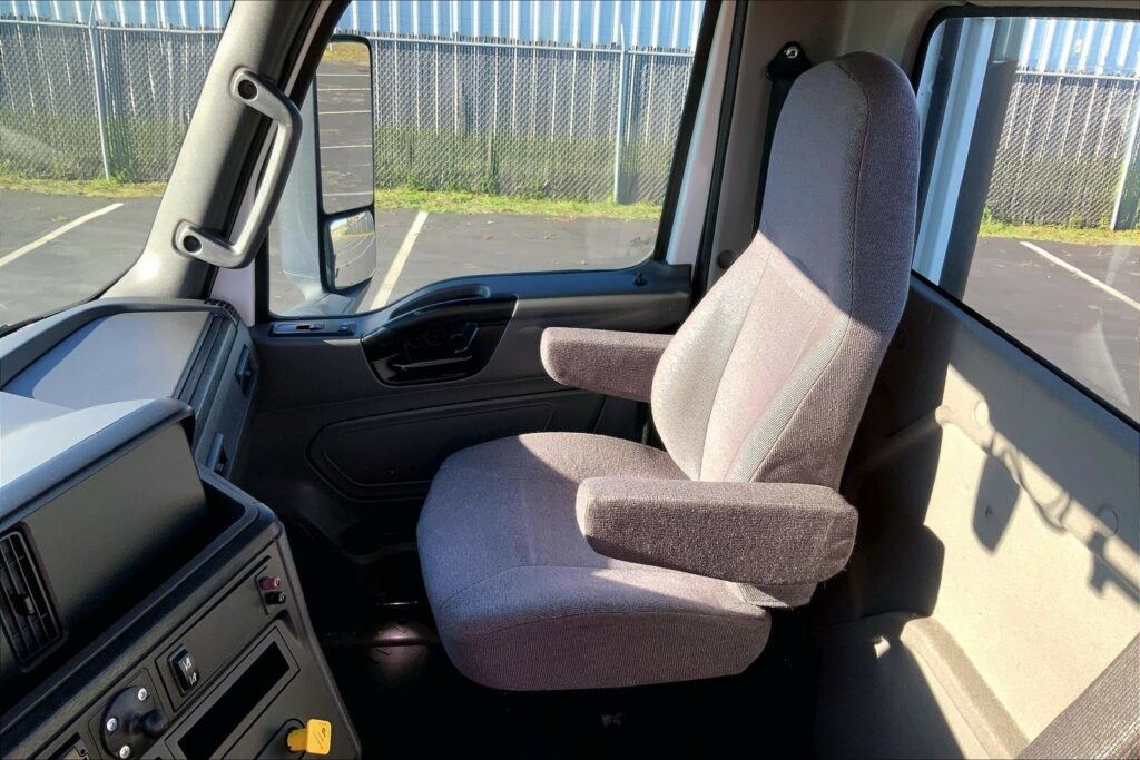 2021 CUM LT625 6×4 Day Cab