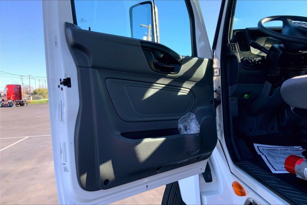 2021 CUM LT625 6×4 Day Cab