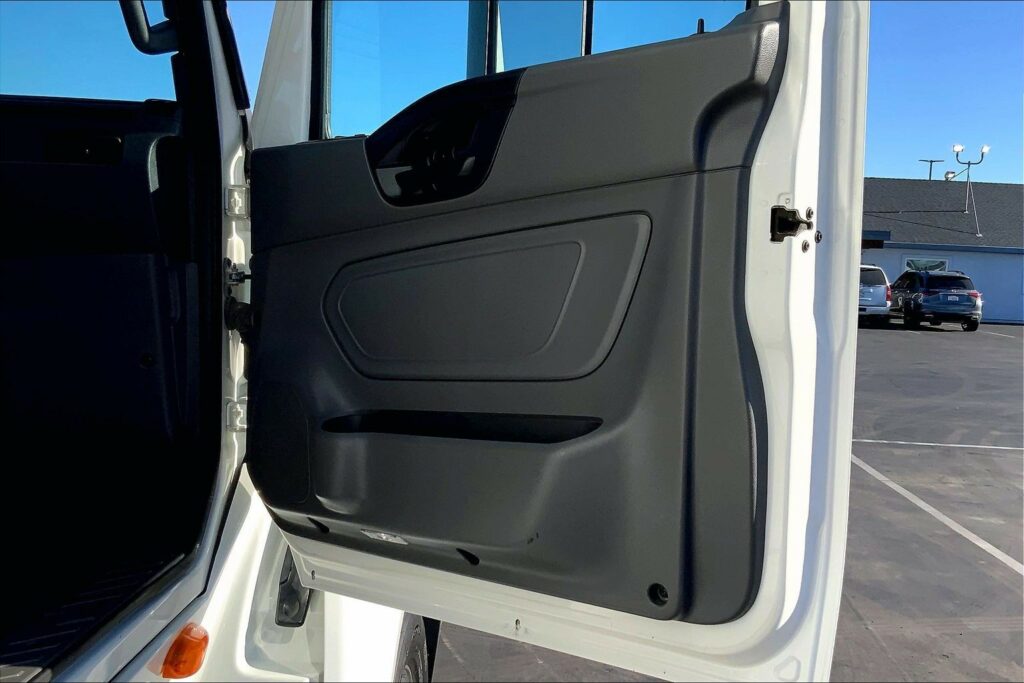 2021 CUM LT625 6×4 Day Cab