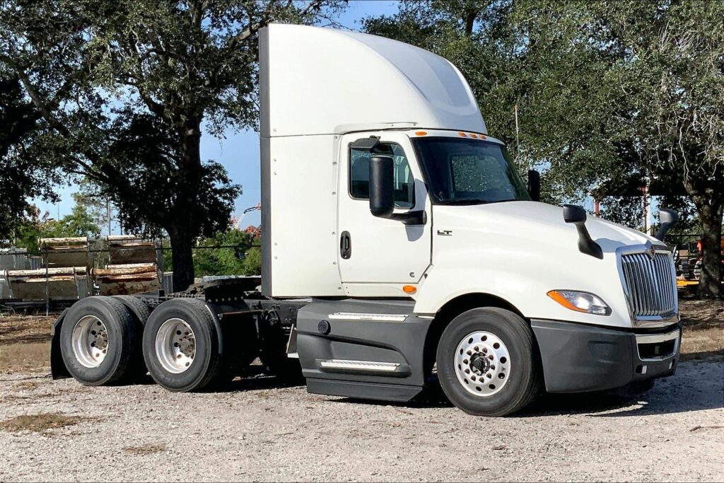 2021 CUM LT625 6×4 Day Cab
