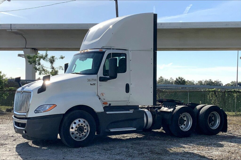 2021 CUM LT625 6×4 Day Cab