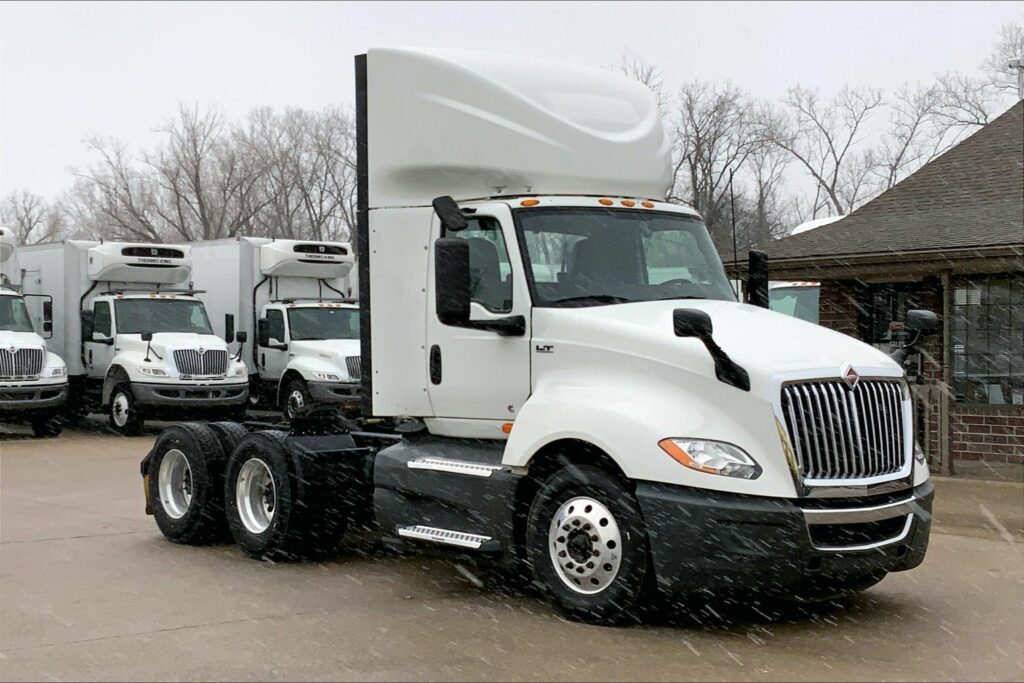 2021 CUM LT625 6×4 Day Cab