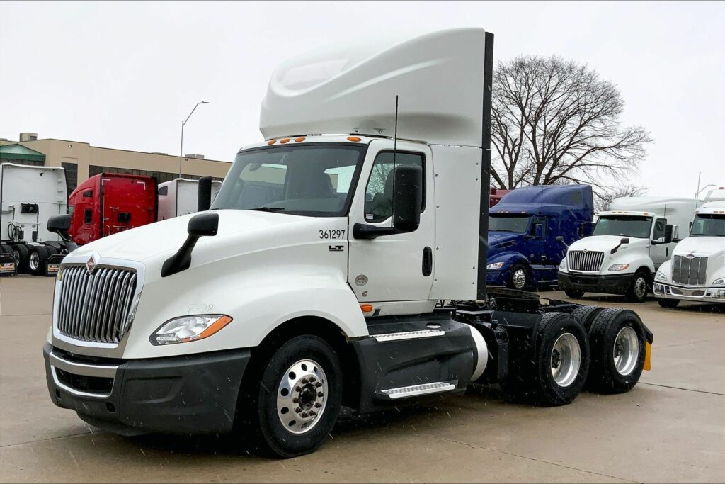 2021 CUM LT625 6×4 Day Cab