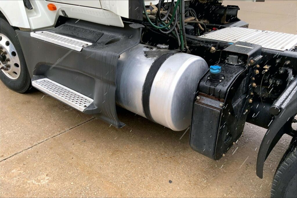 2021 CUM LT625 6×4 Day Cab